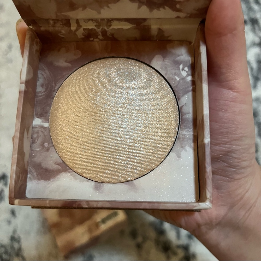 Urban Decay Naked Illuminated Shimmering Powder Face&Body luminous July sale - Picture 3 of 12